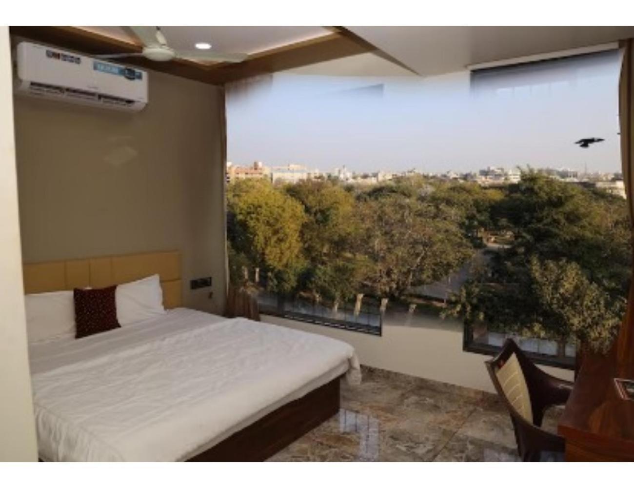 Hotel The Pill, Bhavnagar Εξωτερικό φωτογραφία